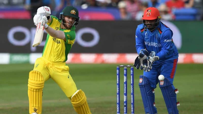 Warner stars in Australia’s dominant win