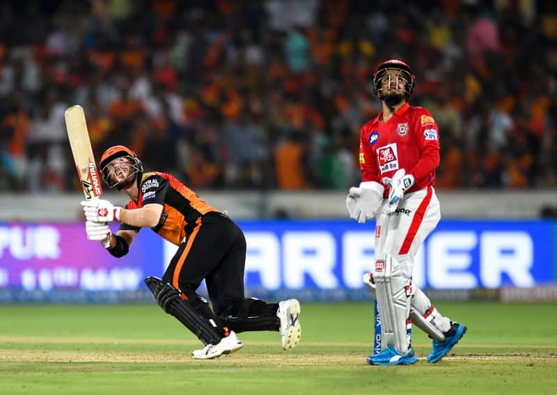 Warner ends Indian T20 League with 81 and big win for Hyderabad