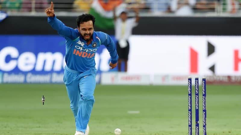 Watch: Kedar Jadhav requests rain gods to travel from England to Maharashtra