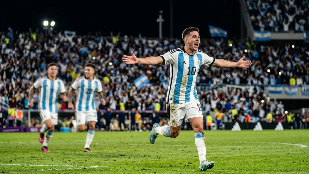 Messi&#8217;s first World Cup hat-trick ties Klose&#8217;s record as Argentina sink Algeria