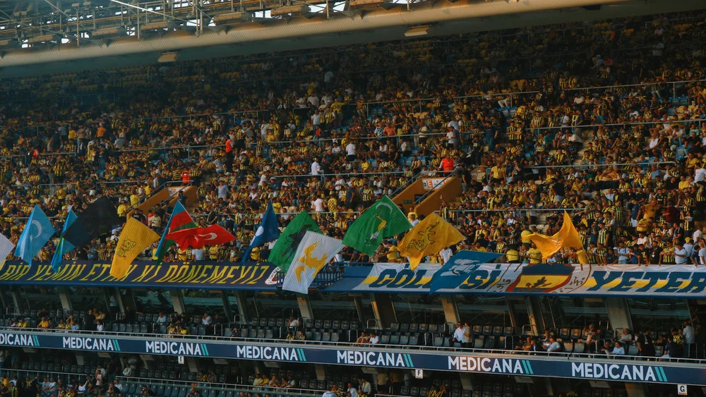 Mexico and the Azteca open the World Cup for a historic third time