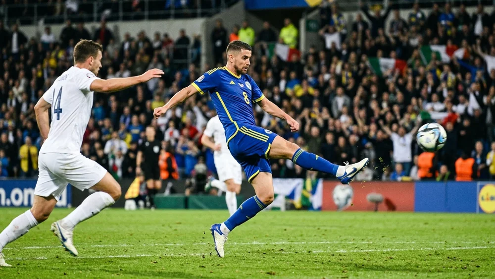 Alajbegovic stunner helps Bosnia beat Qatar to keep their World Cup alive