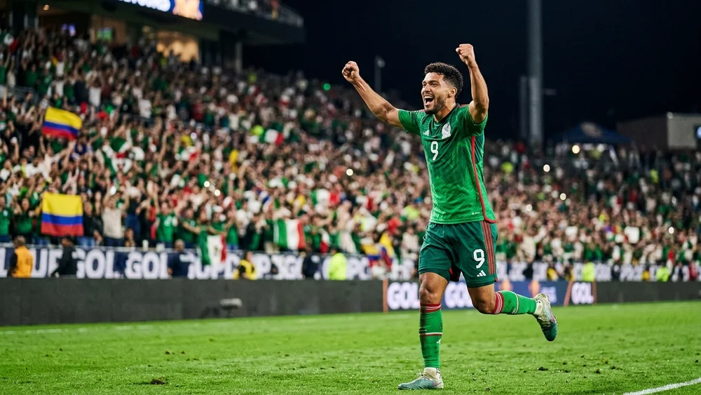 Mexico finish the group stage perfect as Ochoa and Mora make history against Czechia