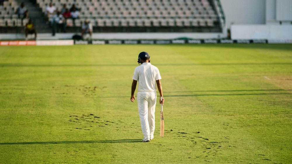 Shan Masood’s broken finger costs him the second Test and clouds the England tour