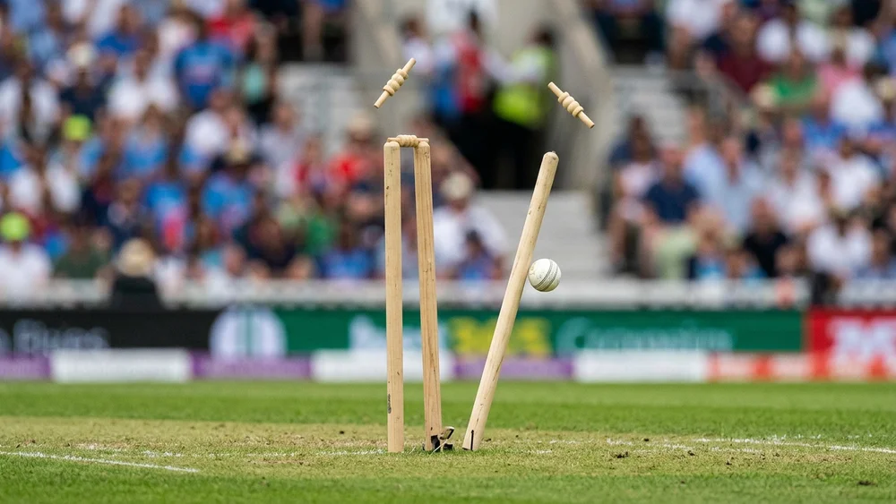 Deepti Sharma’s 3 for 13 holds Welsh Fire to 121, and Sunrisers Leeds win with 26 balls left