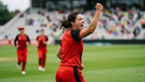 Richa Ghosh has a hand in four dismissals, and the Super Giants still lose by 31