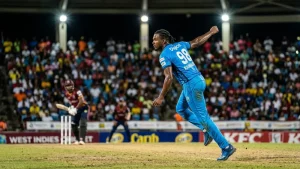 Gous hits 82, and Forde defends 13 in the last over as the Kings win by four
