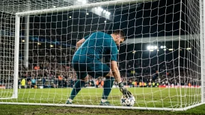 Michut&#8217;s 92nd-minute strike costs PSV two points on the opening day of the Eredivisie