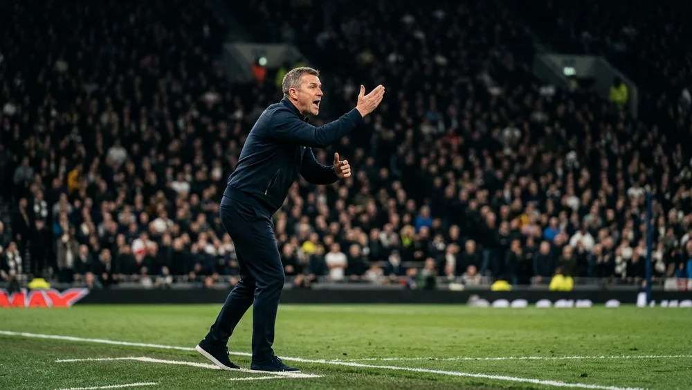Lens changed coach after 28 days, and their own defender decided the first match under the new one