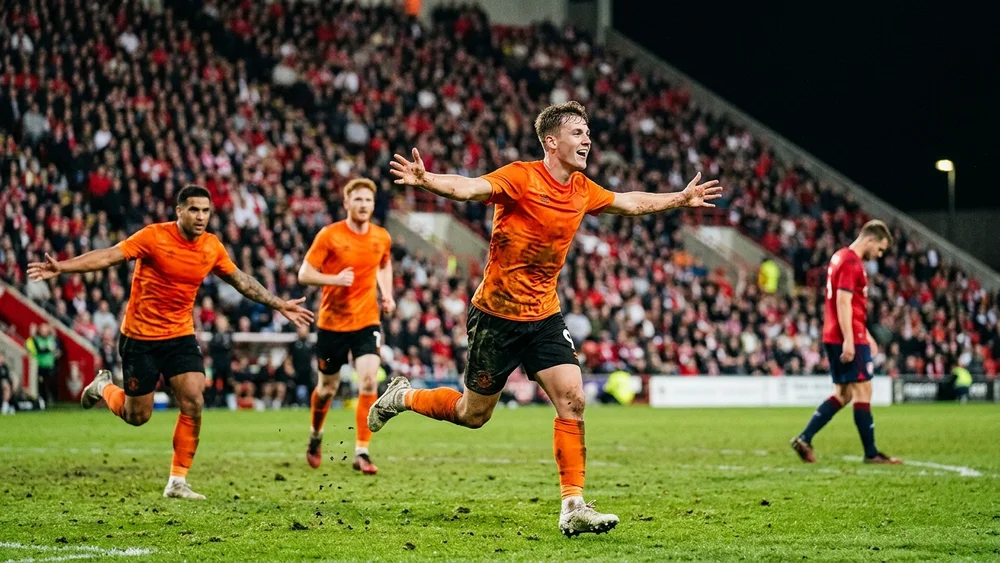 Gakpo went off after 17 minutes, and Meerdink scored twice on his first start to give Xavi his first Netherlands win