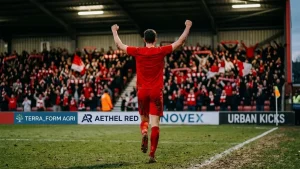 Brentford were unbeaten and 1-0 up at half-time, and Yarmoliuk&#8217;s red card let Isak win it for Liverpool